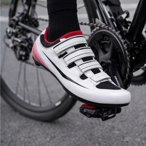 Speed White & Red Cycling Shoes – EU 42 / US Men’s 8 Women’s 6.5